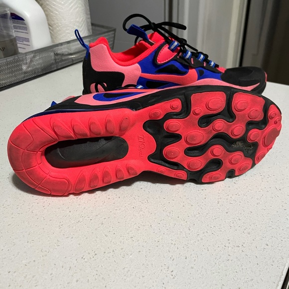 Nike Air Max 270 React Big Kids’ Shoe-Size 5Y - Picture 2 of 6